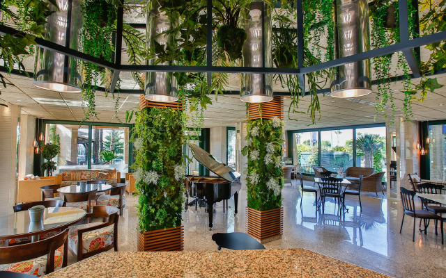 Hotel La Laguna Spa And Golf
