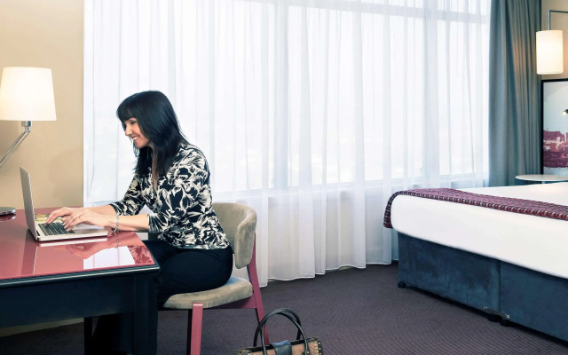 Holland House Hotel Cardiff By Sunday