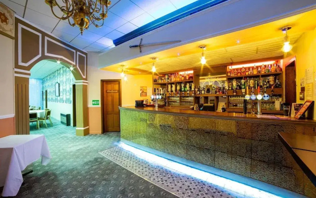 Oyo Douglas Hotel