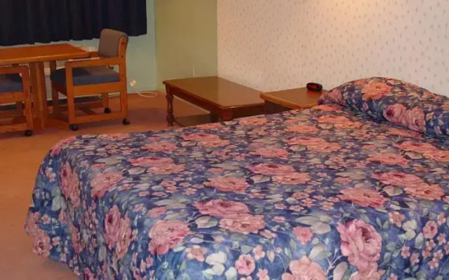 Four Seasons Motor Inn