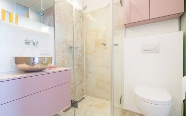 Vienna Residence Stylish apartment with terrace and air conditioning near the Vienna opera and Karlsplatz