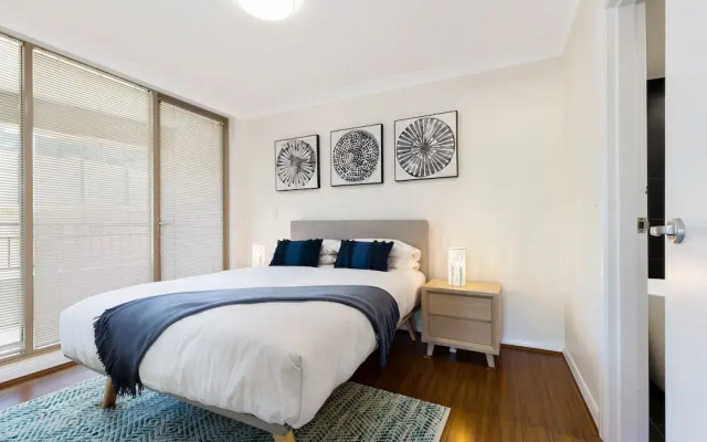 Woolloomooloo Modern Apartment 12 BRK