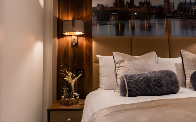 Ashley Hotel