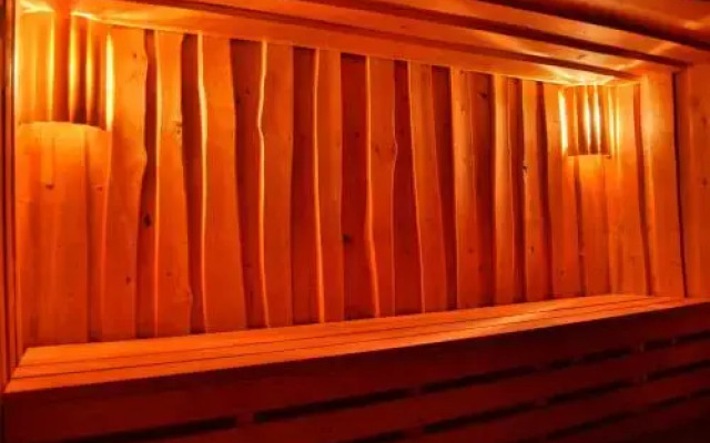 Viesu nams Raibais Asaris