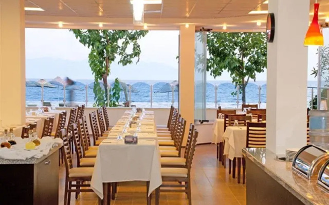 Dogan Beach Resort & Spa Hotel