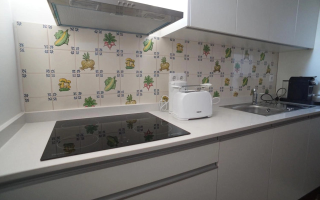 Modern house - air cond, free parking, breakfast