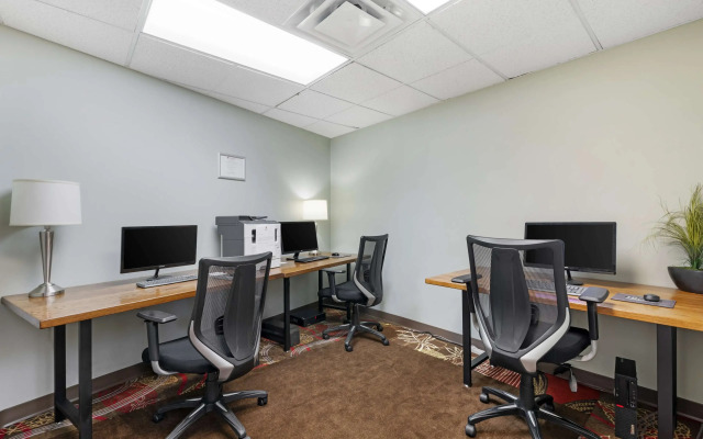 Best Western Plus Kelowna Hotel & Suites