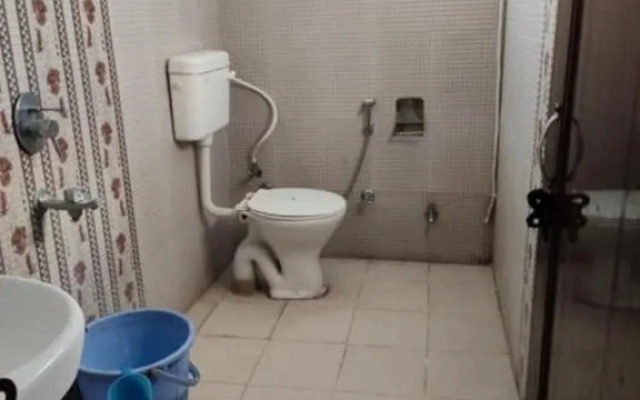 Harihar Guest House Haridwar by Goroomgo