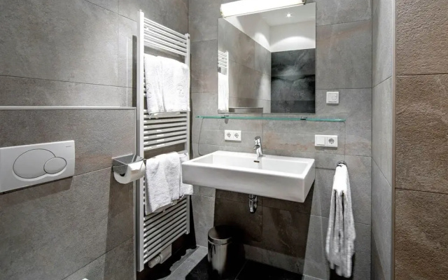 Luxurious Apartment With Sauna, Garage, Roof Terrace