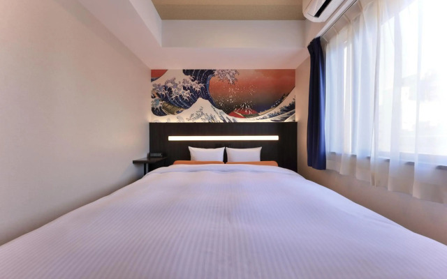 KUROMON Crystal Hotel
