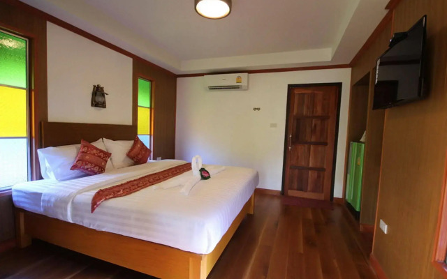 Lanta Andaleaf Bungalow