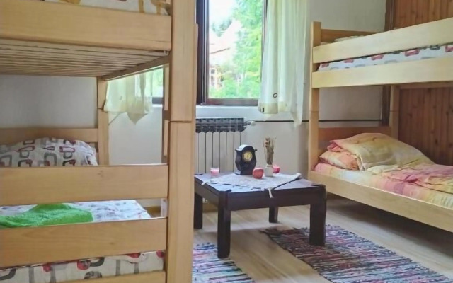 Summit Guest House & Grill