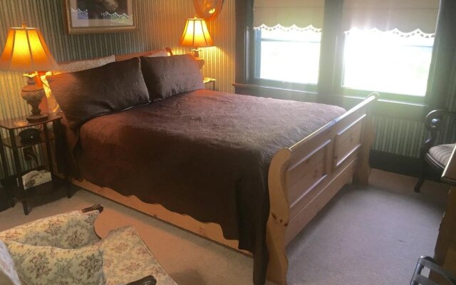 Queens Landing Guest House