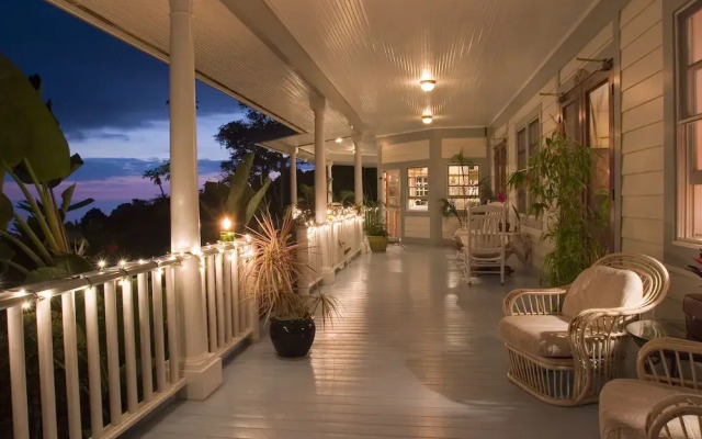 Ka'awaloa Plantation Bed & Breakfast