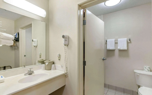 Comfort Inn & Suites Troutville - Roanoke North / Daleville