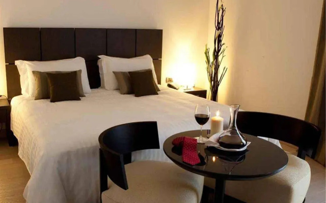 Petit Hotel