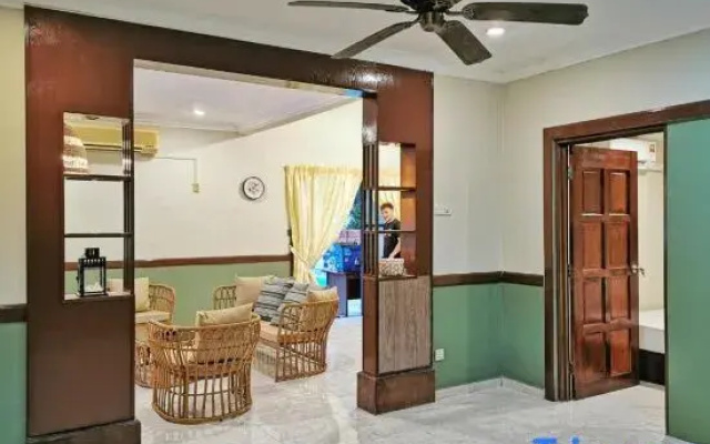 Yussy Homestay at Afamosa Villa