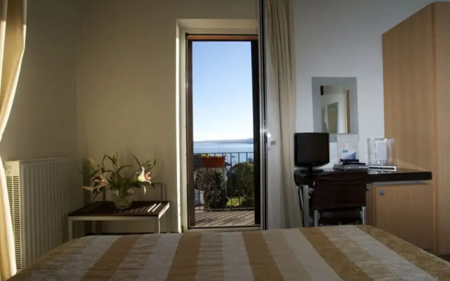 Hotel Lido di Angera