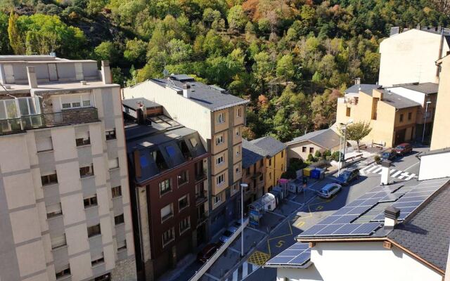 Apartment with 3 Bedrooms in Escaldes-Engordany, with Wonderful Mountain View And Wifi