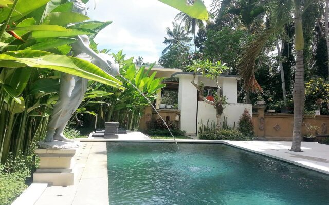 Sekembang Ubud Villa