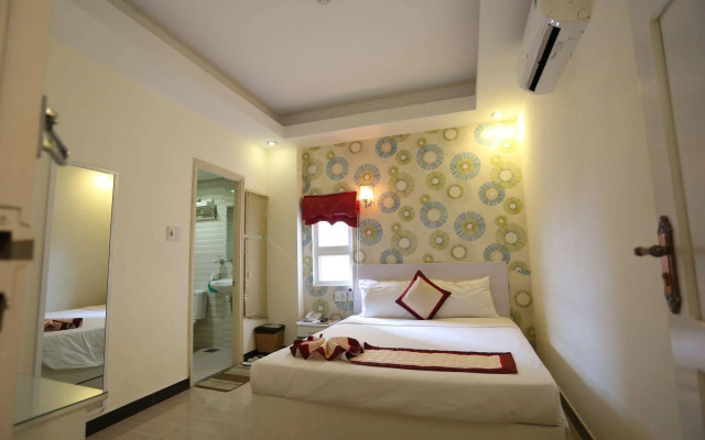 Lee Park Hotel
