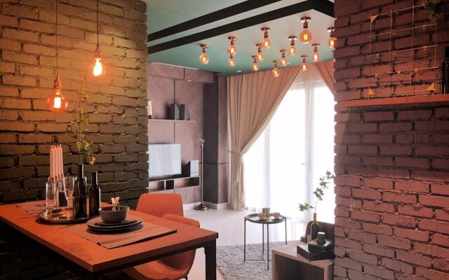 Wong's Homestay at Regalia Residence