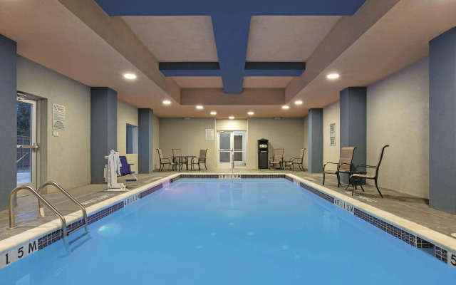 La Quinta Inn & Suites by Wyndham Amarillo Airport