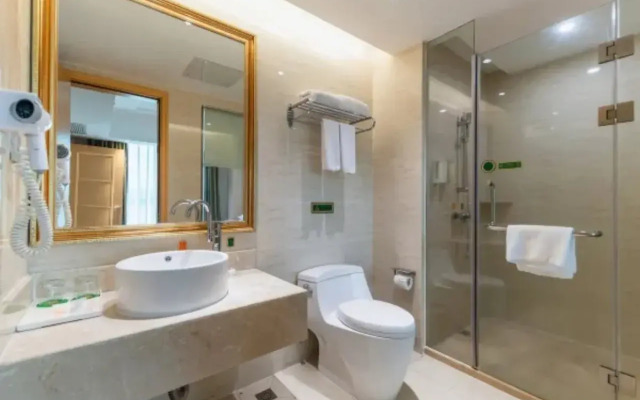 Vienna Hotel (Ledong Gongyuan)