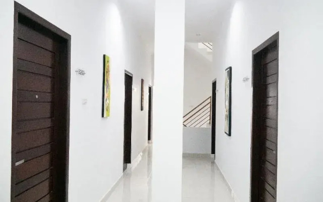 Audi Inn Hotel by OYO Rooms