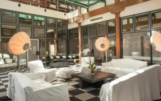 International House Hotel