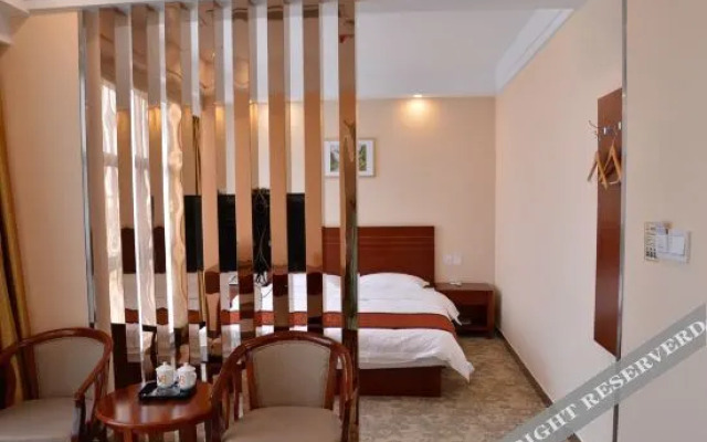 Suqian V8 Business Hotel (High-speed Railway Station)