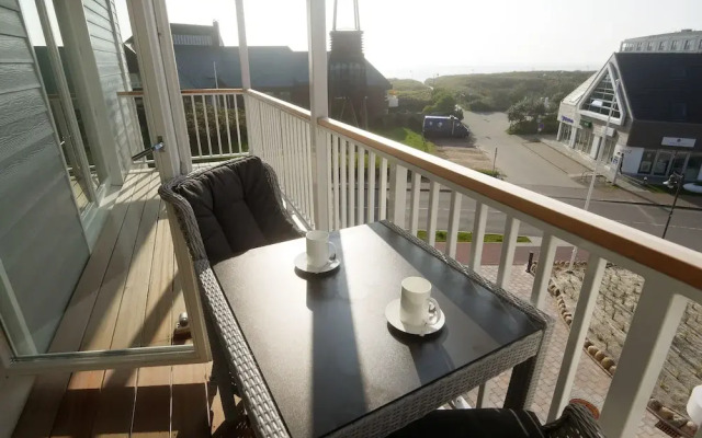 Easy Living Hotel