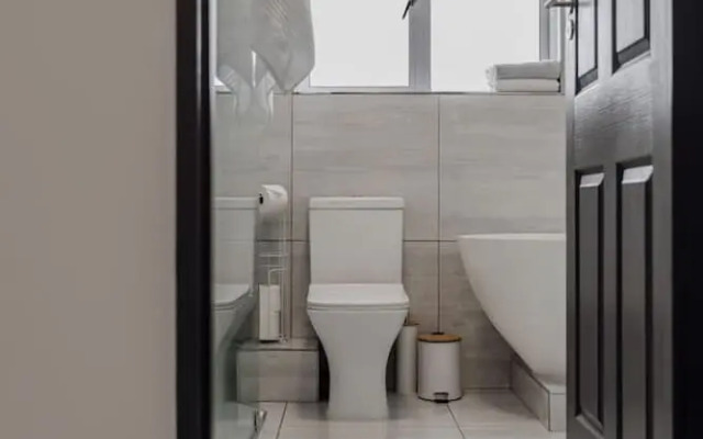 Sea-facing Apartment at Adelphi Galleria