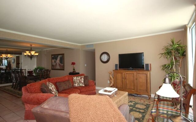 Shoreline 1081 Condo by RedAwning