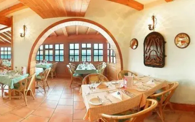 Mediterranea Hotel & Suites