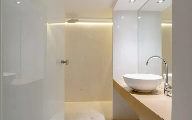 Elegant 2BD Evelpidon Apartment