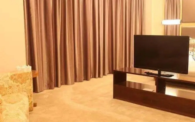 Phoenix Jinghua Hotel