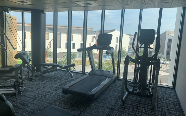 Hotel Dali Val d'Europe, Tapestry Collection by Hilton