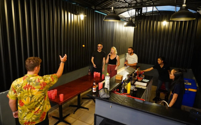 The Prince of Whales Hostel & Bar