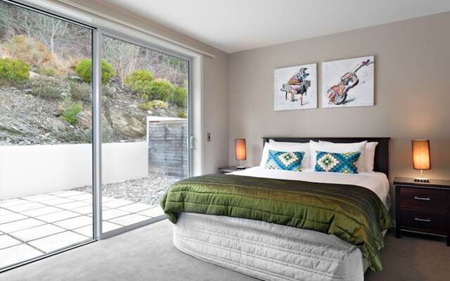 Luxury 4 Bedroom Villa in New Zealand, Queenstown Villa 1007 – Guest Rooms – Arthurs Point
