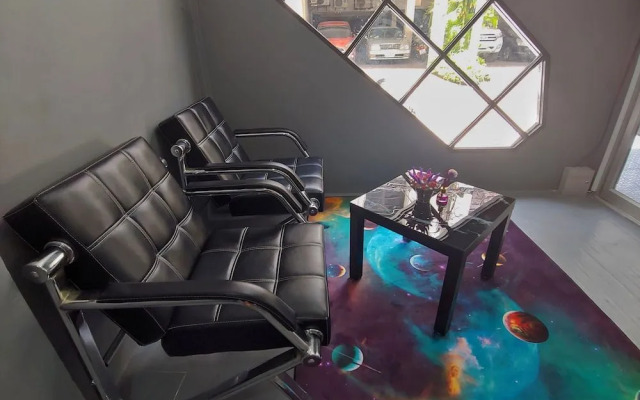 Met A Space Pod At Asoke