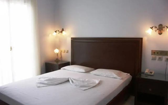 Aneroussa Beach Hotel
