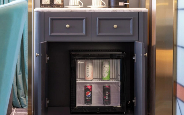 XANA Deluxe International Hotel Dongshankou Metro Station Branch