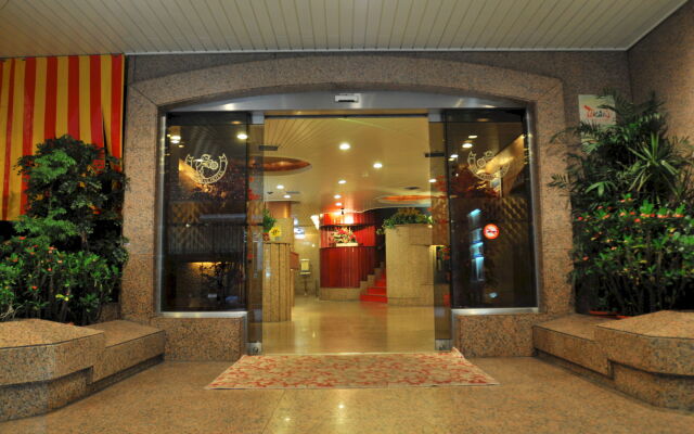 Hua Guo Hotel