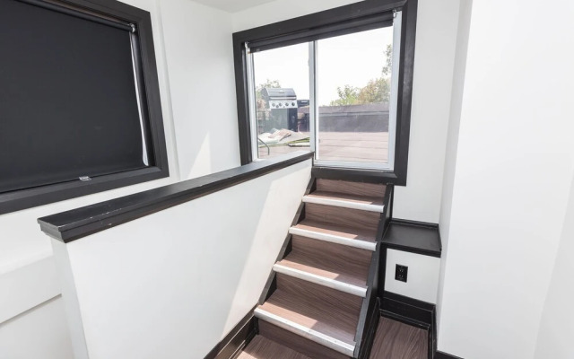 Applewood Suites - West Queen West Lofts