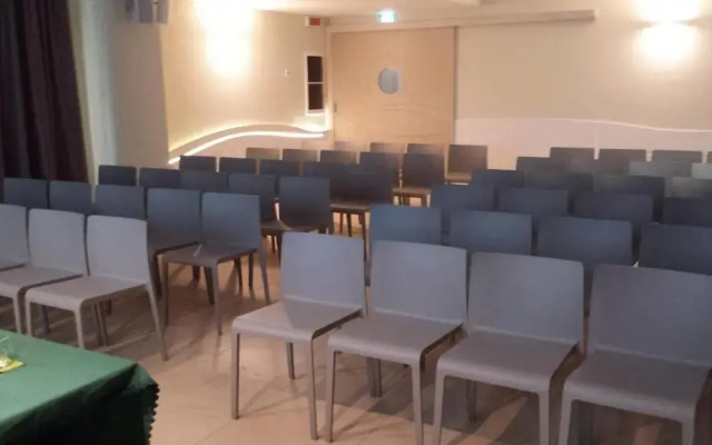 Zeus Residence Hotel