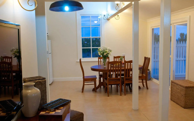 Lighthouse Lodge