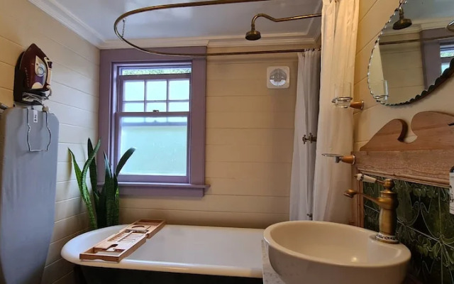 Dovecote House Bed and Breakfast