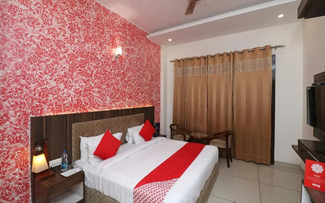 Omang Hotel by OYO Rooms