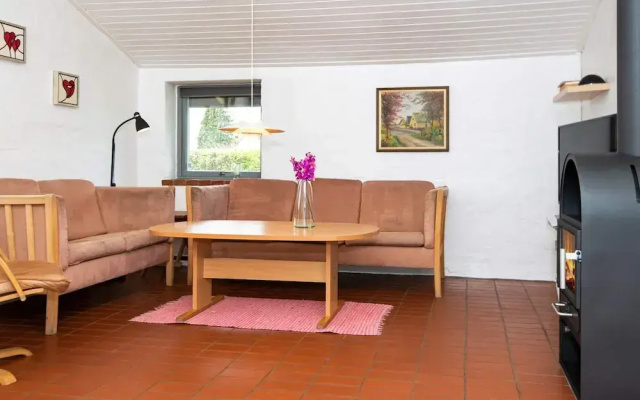 6 Person Holiday Home in Hejls